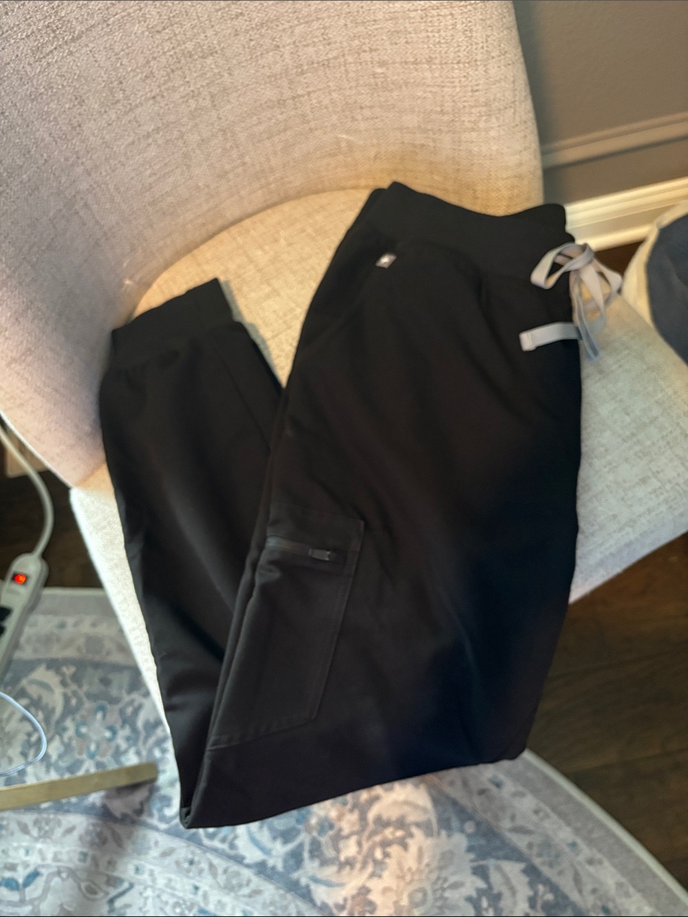 FIGS Women’s Zamora Jogger Scrubs size Medium